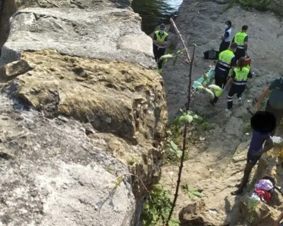 CE4FD8CA-3997-4E0F-B38C-20F41D37D285