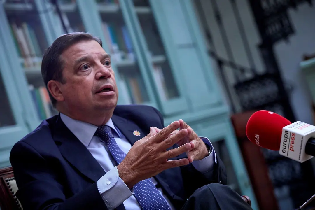 El ministro de Agricultura, Pesca y Alimentaci&oacute;n, Luis Planas, durante una entrevista para Europa Press, en la sede del ministerio, a 26 de agosto de 2021, en Madrid (Espa&ntilde;a).