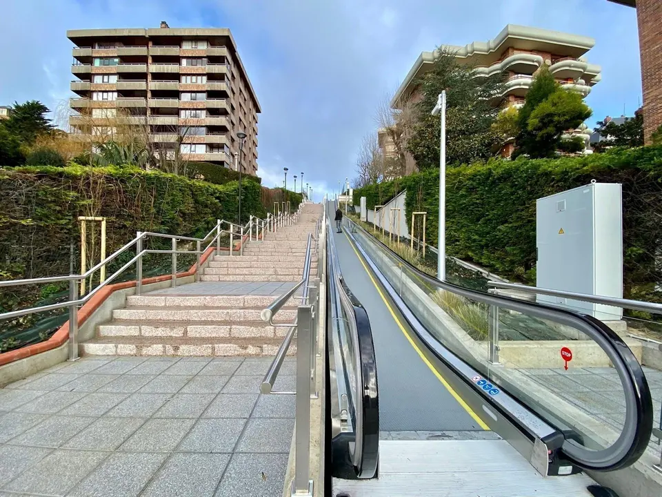 Archivo - Rampa mec&aacute;nica en Santander