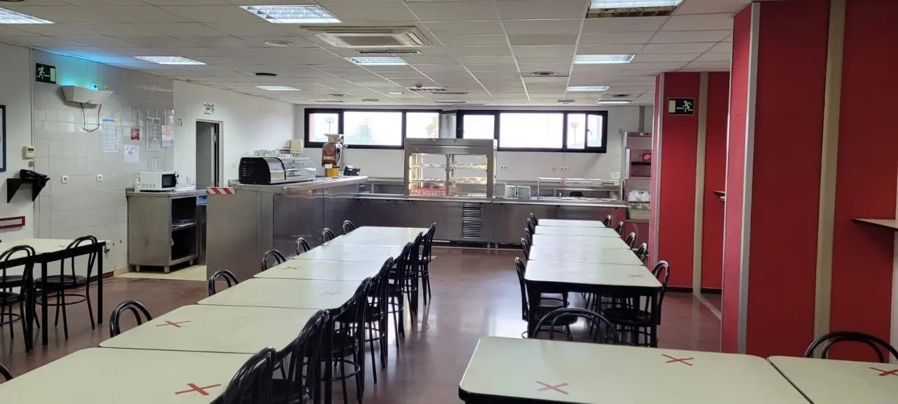 Cafeter&iacute;a de personal del hospital Sierrallana
