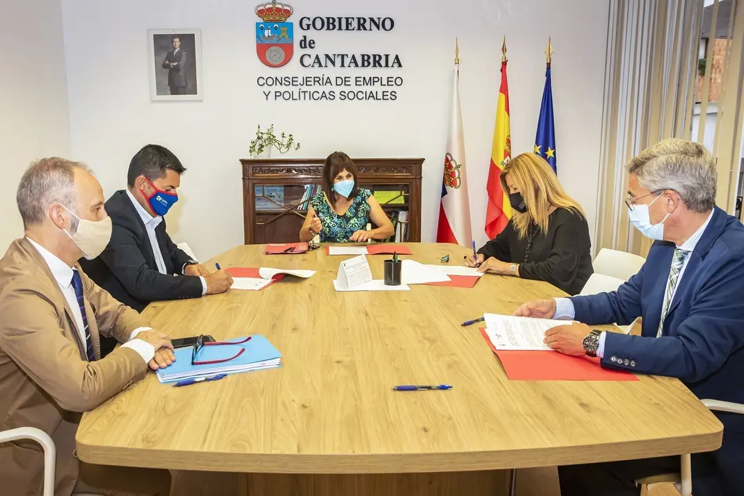 La Consejera De Empleo Y Pol&iacute;ticas Sociales, Ana Bel&eacute;n &Aacute;lvarez, Preside La Mesa Del Empleo Aut&oacute;nomo.