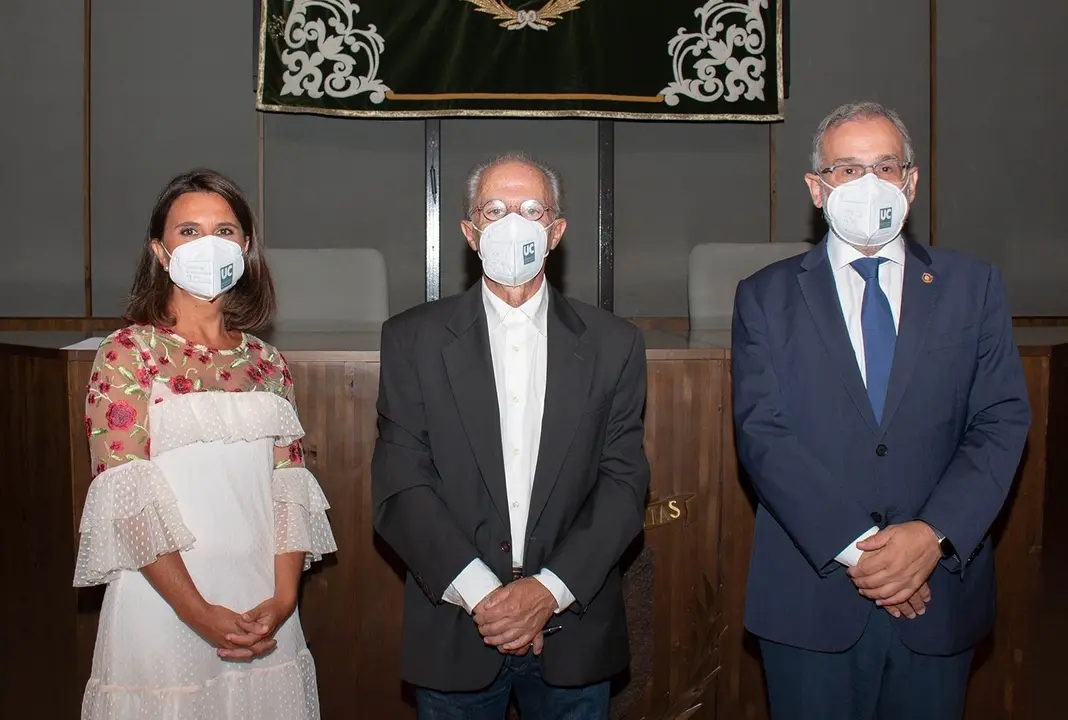 Toma de psoesi&oacute;n de Antonio Trueba como nuevo director de la Escuela de Na&uacute;tica de la UC