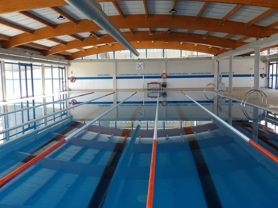 Archivo - Coronavirus.- Suances abrir&aacute; la piscina y el gimnasio a partir de hoy