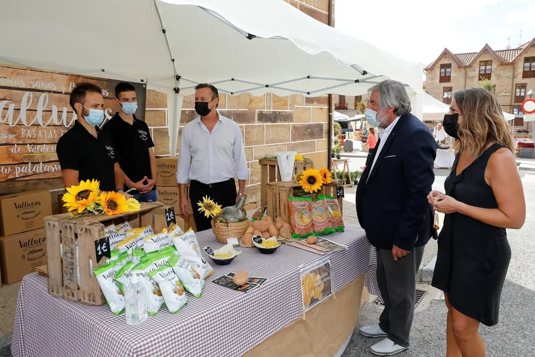 El Consejero De Desarrollo Rural, Ganader&iacute;a, Pesca, Alimentaci&oacute;n Y Medio Ambiente, Guillermo Blanco, Asiste A La XIII Feria Alimentaria De Valderredible