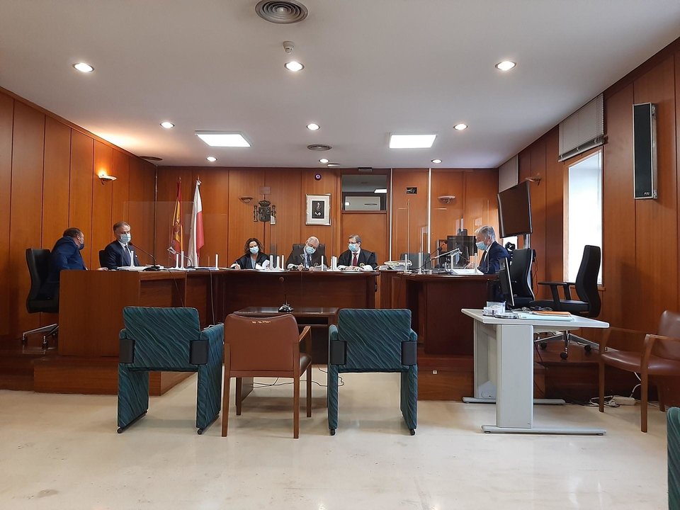 Archivo - Sección Tercera Audiencia Provincial. Jucio a un policía local de Santander acusado de falsificar un documento para evitar una multa