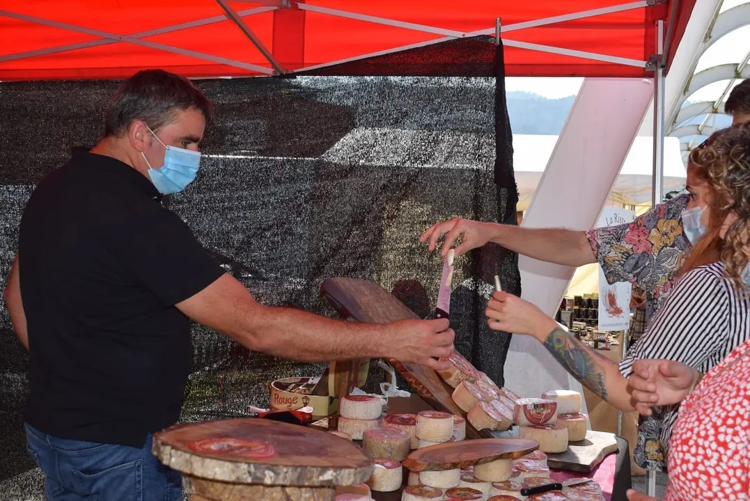 II Mercado Agroalimentario y Artesano