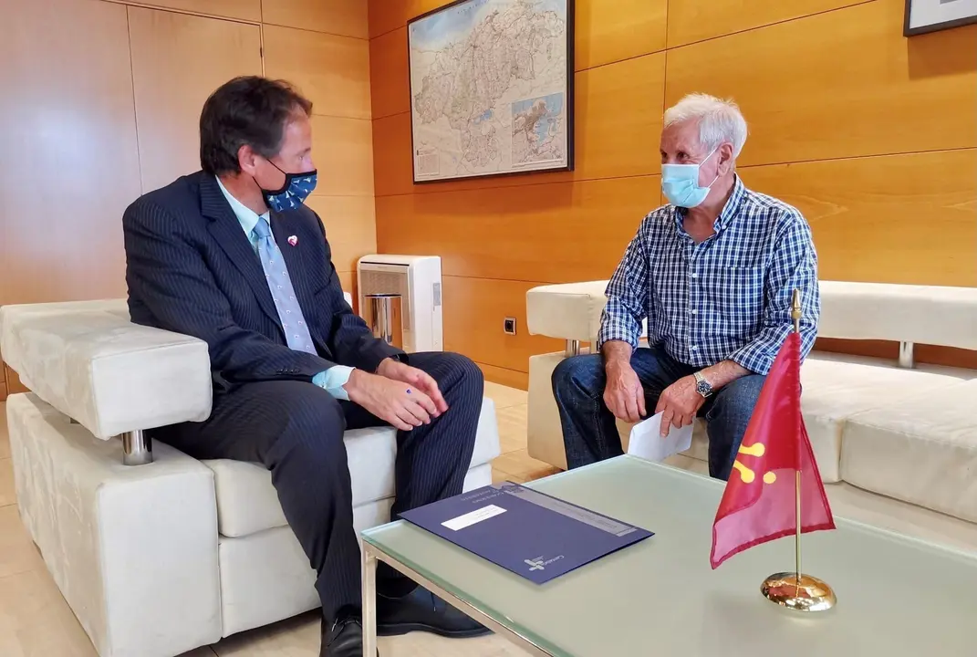 El consejero y el alcalde