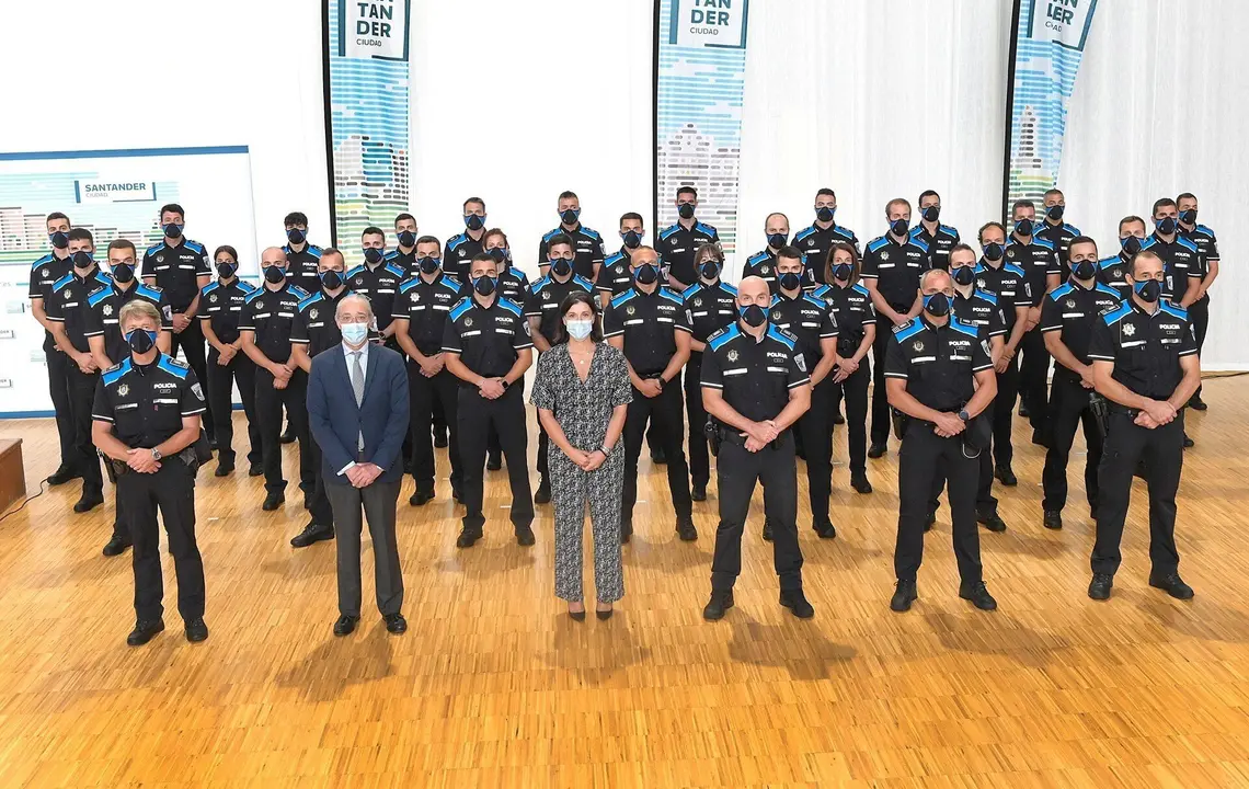 Toma de posesi&oacute;n de los 36 nuevos polic&iacute;as locales
