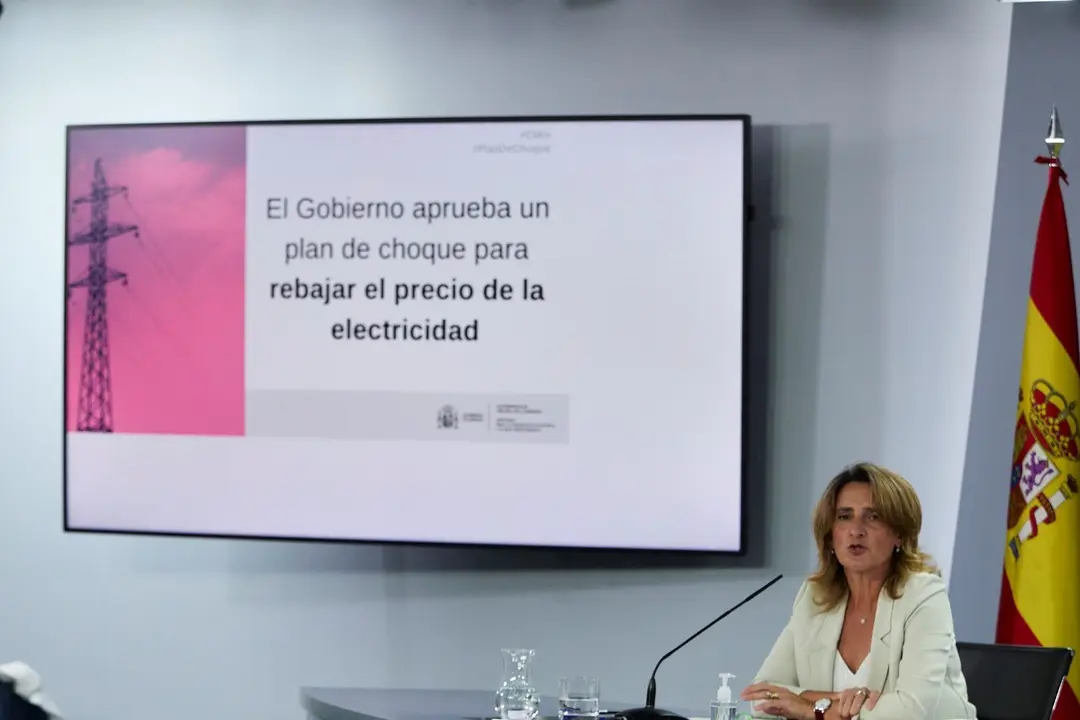 La vicepresidenta tercera y ministra de Transici&oacute;n Ecol&oacute;gica y Reto Demogr&aacute;fico, Teresa Ribera, interviene en una rueda de prensa posterior al Consejo de Ministros celebrado en Moncloa, a 14 de septiembre de 2021, en Madrid (Espa&ntilde;a)