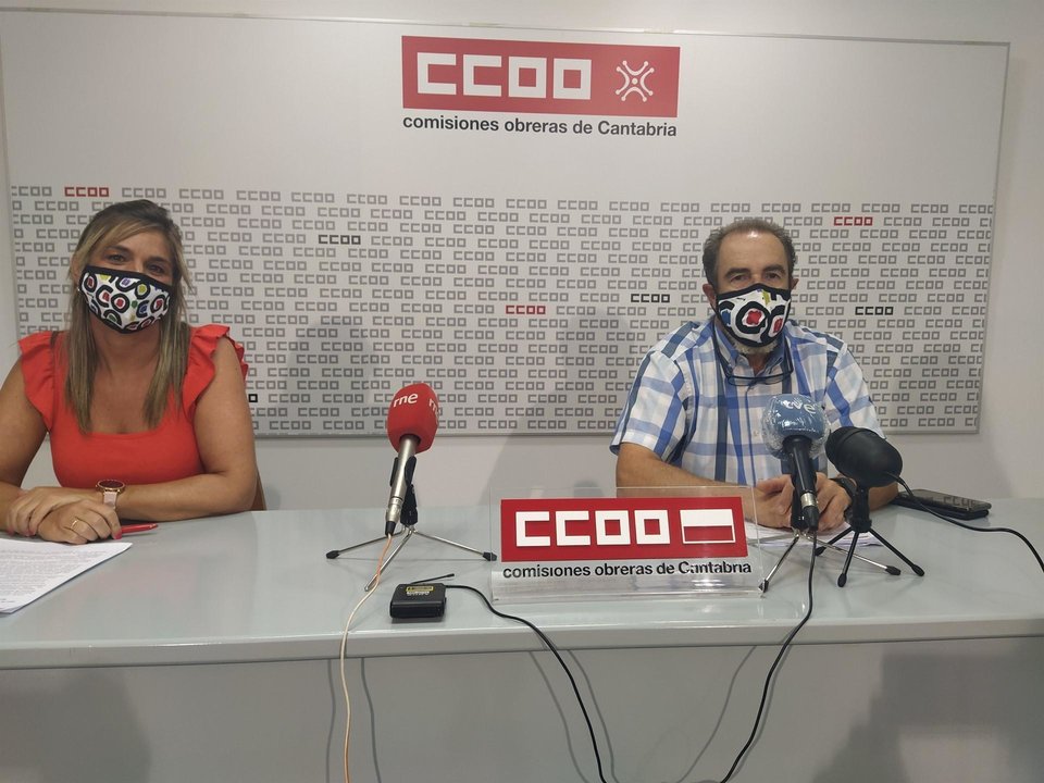 Rueda de prensa de los representantes de CCOO Carlos Ateca y Silvia Solar para informar sobre movilizaciones en el sector de la dependencia