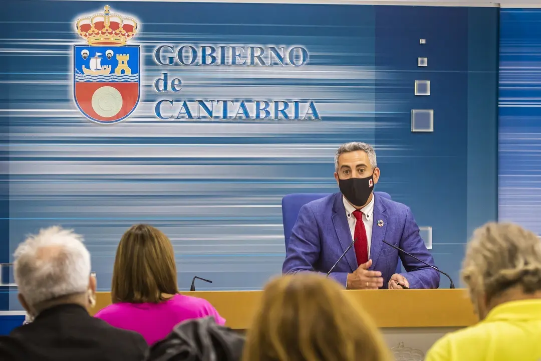 El Vicepresidente Y Consejero De Universidades, Igualdad, Cultura Y Deporte, Pablo Zuloaga, Informa, En Rueda De Prensa, De Los Acuerdos Del Consejo De Gobierno.