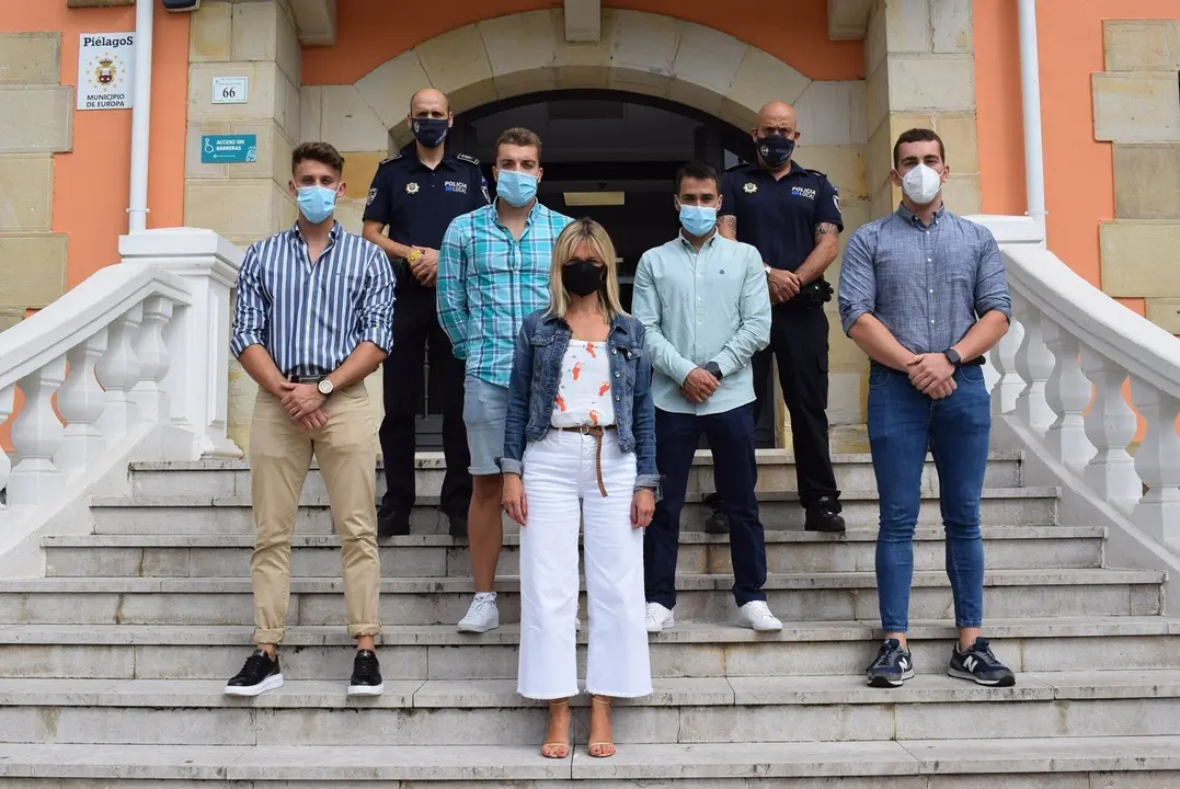 Toma de posesi&oacute;n de cuatro polic&iacute;as locales.