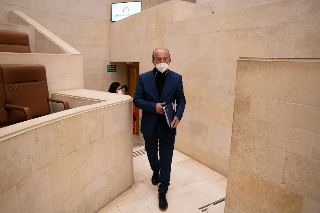 Archivo - El consejero de Industria, Turismo, Innovaci&oacute;n, Transporte y Comercio, Javier L&oacute;pez Marcano, en el Parlamento