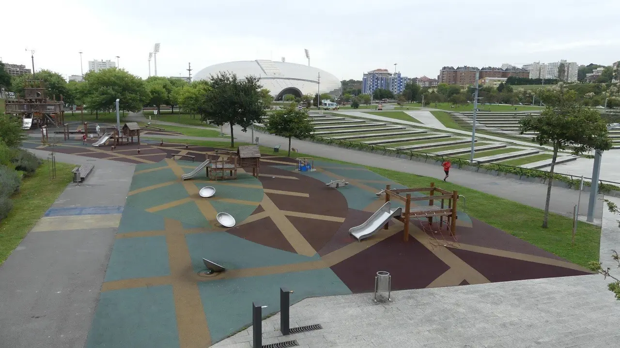 Zona infantil del parque de Las Llamas