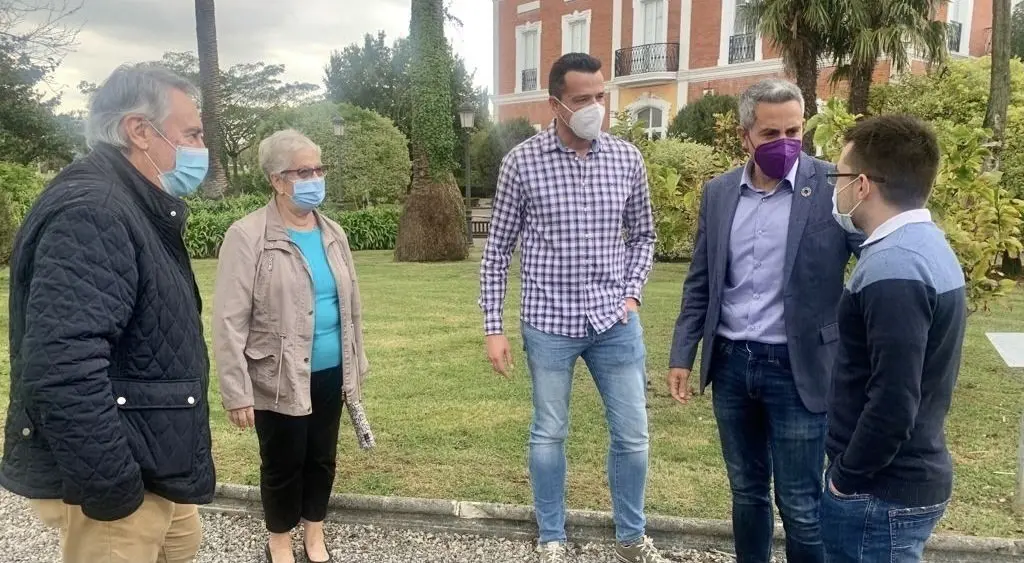 Pablo Zuloaga se re&uacute;ne con los socialistas de Polanco