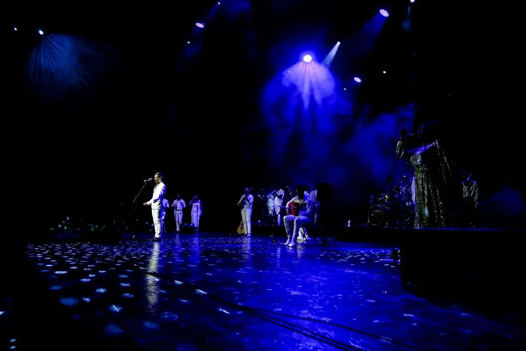 El cantante Pitingo act&uacute;a en un concierto ben&eacute;fico en el Teatro Real