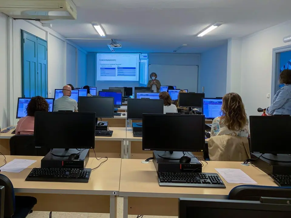 La Consejer&iacute;a de Presidencia ultima la aplicaci&oacute;n que permitir&aacute; a los ayuntamientos insertar de forma directa los anuncios en el BOC Funcionarios de las administraciones locales se forman estos d&iacute;as en el uso del programa