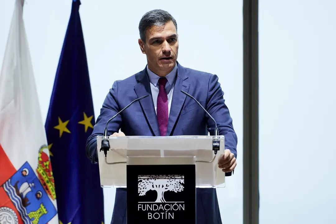 El presidente del Gobierno, Pedro S&aacute;nchez, interviene en la inauguraci&oacute;n de la jornada &lsquo;Di&aacute;logos sobre el Futuro del Trabajo&rsquo; en el Centro Bot&iacute;n, a 27 de septiembre de 2021, en Santander, Cantabria