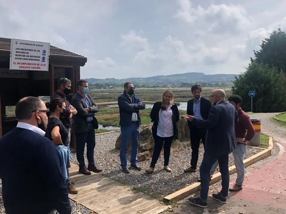 Visita de representantes de Cs a Vuelta Ostrera