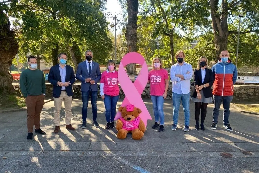 El vicepresidente y consejero de Universidades, Igualdad, Cultura y Deporte, Pablo Zuloaga, marcha contra el cancer. Reoc&iacute;n. 13 OCTUBRE 2021 &copy;&nbsp;Oficina de comunicacion