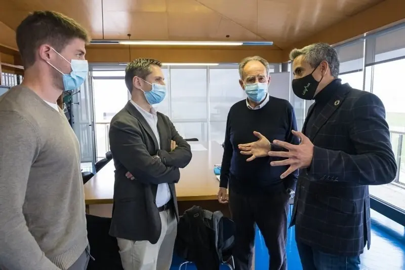 12:30 horas. CEAR de Vela Pr&iacute;ncipe Felipe (Gamazo). El vicepresidente y consejero de Universidades, Igualdad, Cultura y Deporte, Pablo Zuloaga, presenta la l&iacute;nea de subvenciones al Centro Especializado de Alto Rendimiento y mantendr&aacute; una reuni&oacute;n con el presidente de la Federaci&oacute;n Espa&ntilde;ola de Vela, Jos&eacute; Javier Sanz. 18 de noviembre de 2021 &copy; Ra&uacute;l Lucio