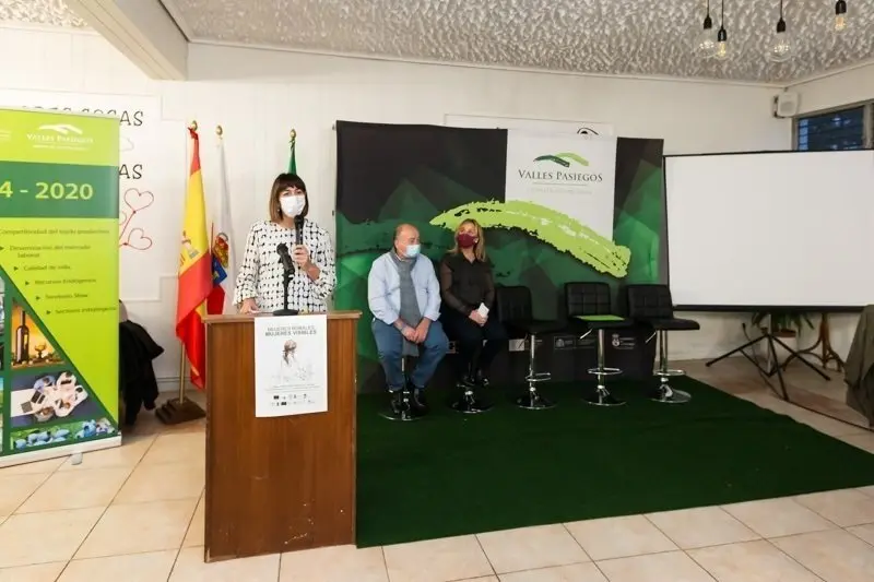 17:00 horas. El Ferial de Sar&oacute;n. La consejera de Econom&iacute;a y Hacienda, Mar&iacute;a S&aacute;nchez, participa en la inauguraci&oacute;n de la jornada &lsquo;Mujeres rurales, mujeres visibles&rsquo;. 25 de noviembre de 2021 &copy; Ra&uacute;l Lucio