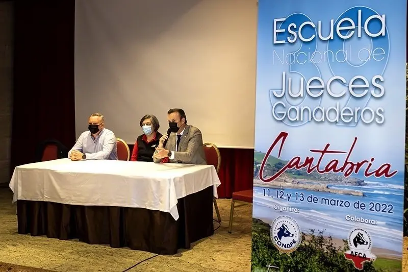 09:00 horas. Hotel Villa Pasiega, Hoznayo
El consejero de Desarrollo Rural, Ganader&iacute;a, Pesca, Alimentaci&oacute;n y Medio Ambiente, Guillermo Blanco, asiste a la 39 edici&oacute;n de la Escuela Nacional de Jueces Ganaderos.
11 de marzo de 2022
Fotograf&iacute;a: Silvia Bouzo