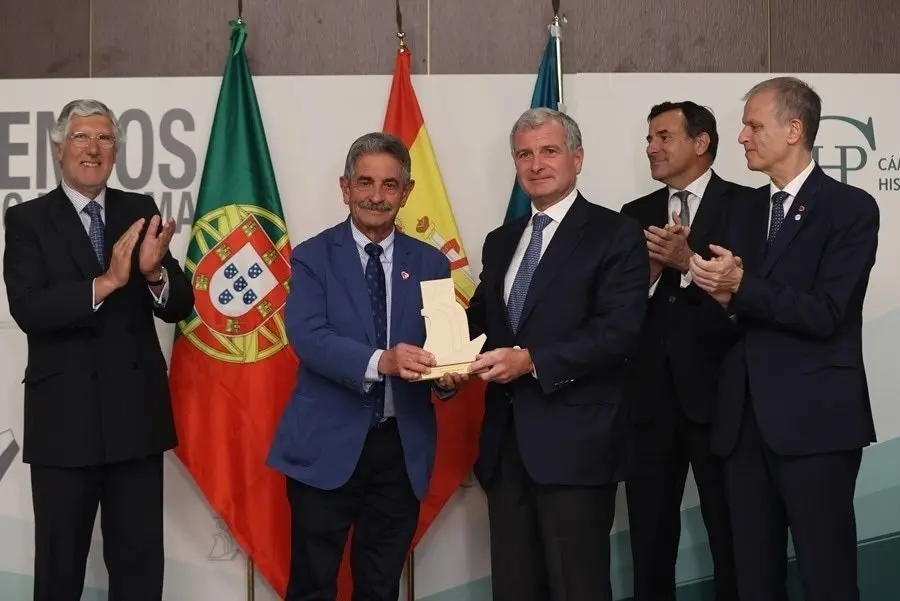  19:30 horas. Hotel Intercontinental, Madrid
El presidente de Cantabria, Miguel &Aacute;ngel Revilla, entrega a Bondalti el Premio Vasco da Gama a la Excelencia Empresarial Portuguesa 2022, concedido por la C&aacute;mara de Comercio Hispano-Portuguesa. 25 MAYO 2022 &copy; EFE