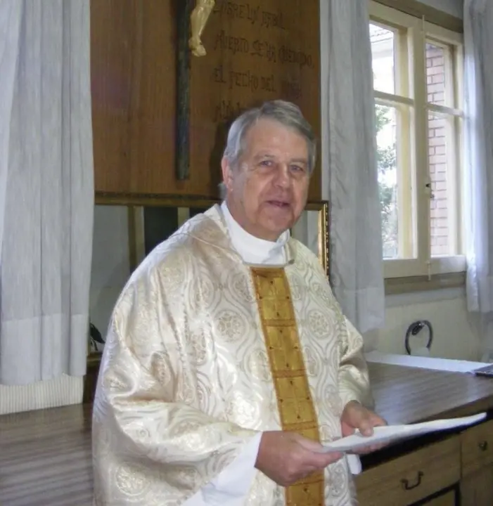 FD2FEBF6-F5A0-47C4-8A04-E3D439A37F3C