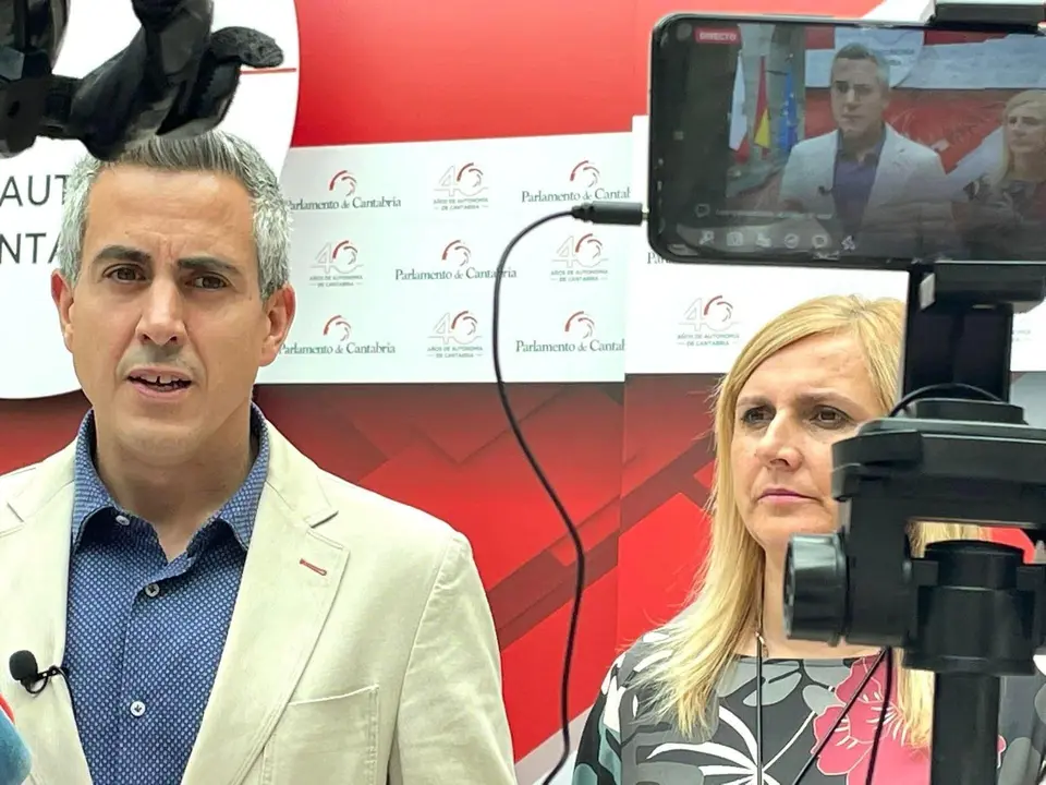 9CE3C386-B272-4C6A-B9C9-0BFD5A402907