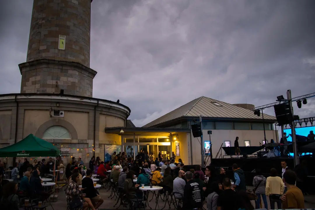 luz-de-musica-zahara93