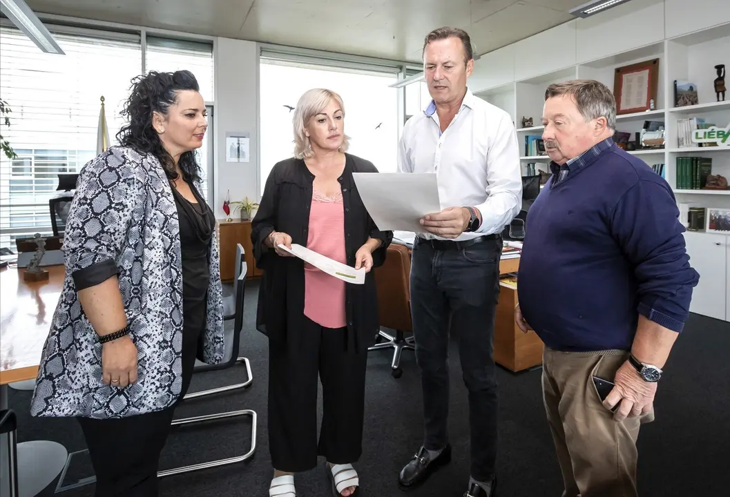 12:00 horas. Despacho del consejero de Desarrollo Rural, Ganader&iacute;a, Pesca, Alimentaci&oacute;n y Medio Ambiente
El consejero de Desarrollo Rural, Ganader&iacute;a, Pesca, Alimentaci&oacute;n y Medio Ambiente, Guillermo Blanco, se re&uacute;ne con la alcaldesa de Polanco, Rosa D&iacute;az.
23 de septiembre de 2022
Fotograf&iacute;a: Silvia Bouzo
