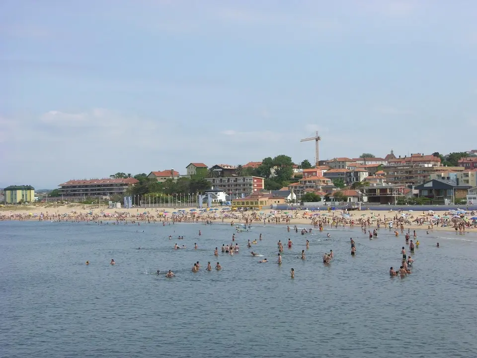 Archivo - Playa de La Concha de Suances