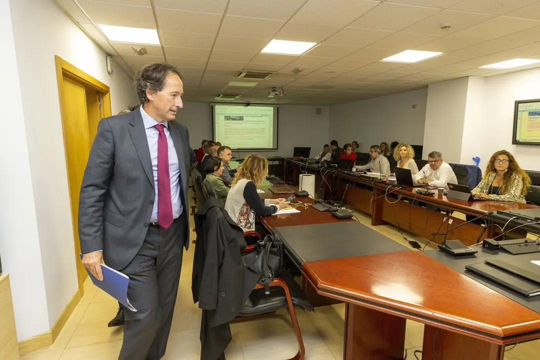 11:00 horas. Sala de usos m&uacute;ltiples del Gobierno de Cantabria

El consejero de Obras P&uacute;blicas, Ordenaci&oacute;n del Territorio y Urbanismo, Jos&eacute; Luis Gochicoa, preside la Comisi&oacute;n Regional de Ordenaci&oacute;n del Territorio y Urbanismo. 
(Gr&aacute;ficos al inicio y declaraciones a las 12:00 horas)
28 septiembre 2022 &copy; Miguel De la Parra