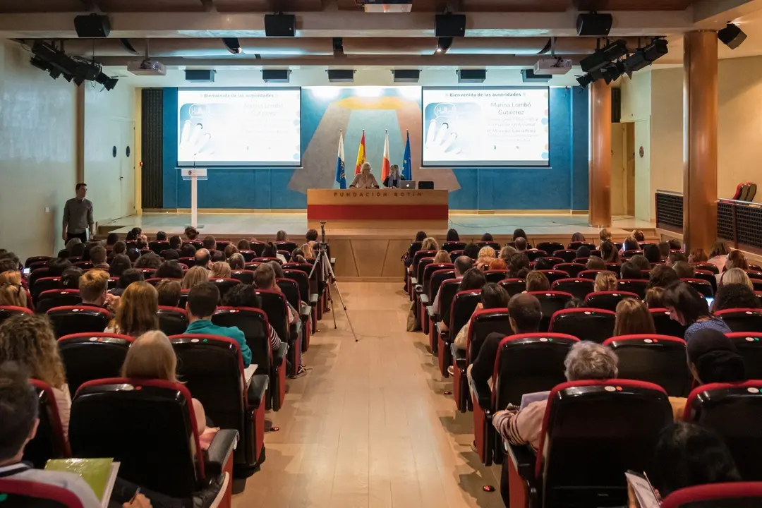 12:00 horas. Fundaci&oacute;n Bot&iacute;n. Santander. La consejera de Educaci&oacute;n y Formaci&oacute;n Profesional, Marina Lomb&oacute;, preside la jornada de acogida a los asesores ling&uuml;&iacute;sticos. 3 de octubre de 2022 &copy; Ra&uacute;l Lucio