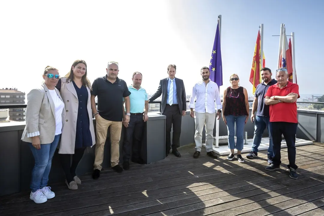 13:00 horas. Despacho del consejero de Obras P&uacute;blicas, Ordenaci&oacute;n del Territorio y Urbanismo
El consejero de Obras P&uacute;blicas, Ordenaci&oacute;n del Territorio y Urbanismo, Jos&eacute; Luis Gochicoa, se re&uacute;ne con el alcalde de Ribamont&aacute;n al Monte, Joaqu&iacute;n Arco.
04 de octubre de 2022
Fotograf&iacute;a: Silvia Bouzo