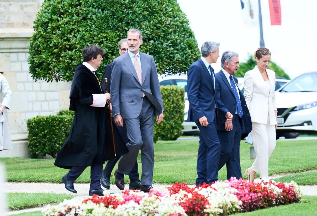 23/6/22  SANTANDER
uimp 
Acto acad&eacute;mico de apertura de los Cursos de Verano de la UIMP
S.M. el Rey D. Felipe VI, D. Rafael Yuste, Catedr&aacute;tico de Biolog&iacute;a, Columbia University

FOTO: Juan Manuel Serrano Arce
