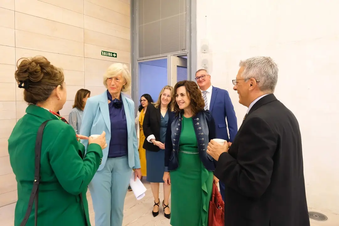 10:00 horas. Fundaci&oacute;n Comillas (Espacio Comillas-Cantabria). Las consejeras de Econom&iacute;a y Hacienda, Ana Bel&eacute;n &Aacute;lvarez, y de Educaci&oacute;n y Formaci&oacute;n Profesional, Marina Lomb&oacute;, presentan el proyecto de cooperaci&oacute;n triangular entre la Uni&oacute;n Europea, Latinoam&eacute;rica y el Caribe &lsquo;Innovaci&oacute;n Educativa para la inclusi&oacute;n, equidad y sostenibilidad&rsquo;, en el que participan el Ministerio de Educaci&oacute;n y Cultura del Gobierno de Uruguay, el Instituto para el Futuro de la Educaci&oacute;n de M&eacute;xico y el Gobierno de Cantabria. 17 de octubre de 2022 &copy; Ra&uacute;l Lucio