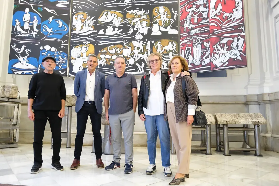 09:30 horas. IES Santa Clara de Santander. El vicepresidente y consejero de Universidades, Igualdad, Cultura y Deporte, Pablo Zuloaga, visita el tr&iacute;ptico &lsquo;Metamorfosis&rsquo; de Roberto Orallo. 26 de octubre de 2022 &copy; Ra&uacute;l Lucio