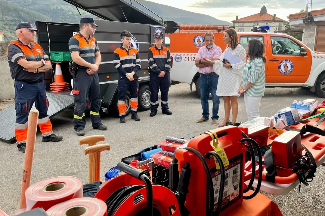11:30 horas. San Vicente de Toranzo. La consejera de Presidencia, Interior, Justicia y Acci&oacute;n Exterior, Paula Fern&aacute;ndez, entrega nuevos medios a la Agrupaci&oacute;n de Protecci&oacute;n Civil de Corvera de Toranzo.