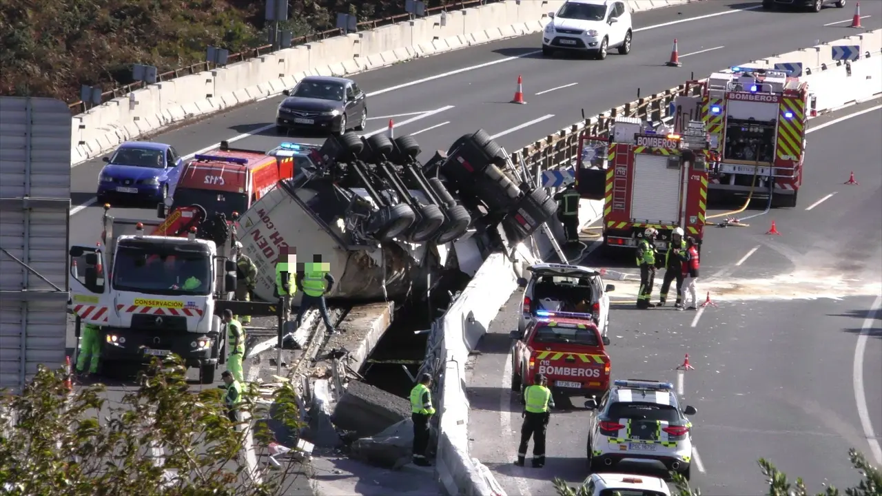 Vuelco camión Ontón