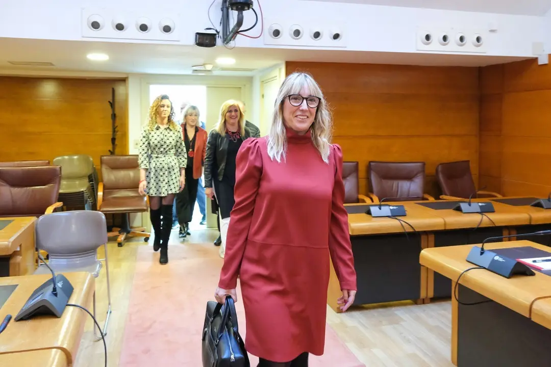 12:30 horas. Parlamento de Cantabria. La consejera de Empleo y Pol&iacute;ticas Sociales, Eugenia G&oacute;mez de Diego, informa en la Comisi&oacute;n de Econom&iacute;a y Hacienda del Parlamento regional de los presupuestos de su departamento para 2023. 10 de noviembre de 2022 &copy; Ra&uacute;l Lucio