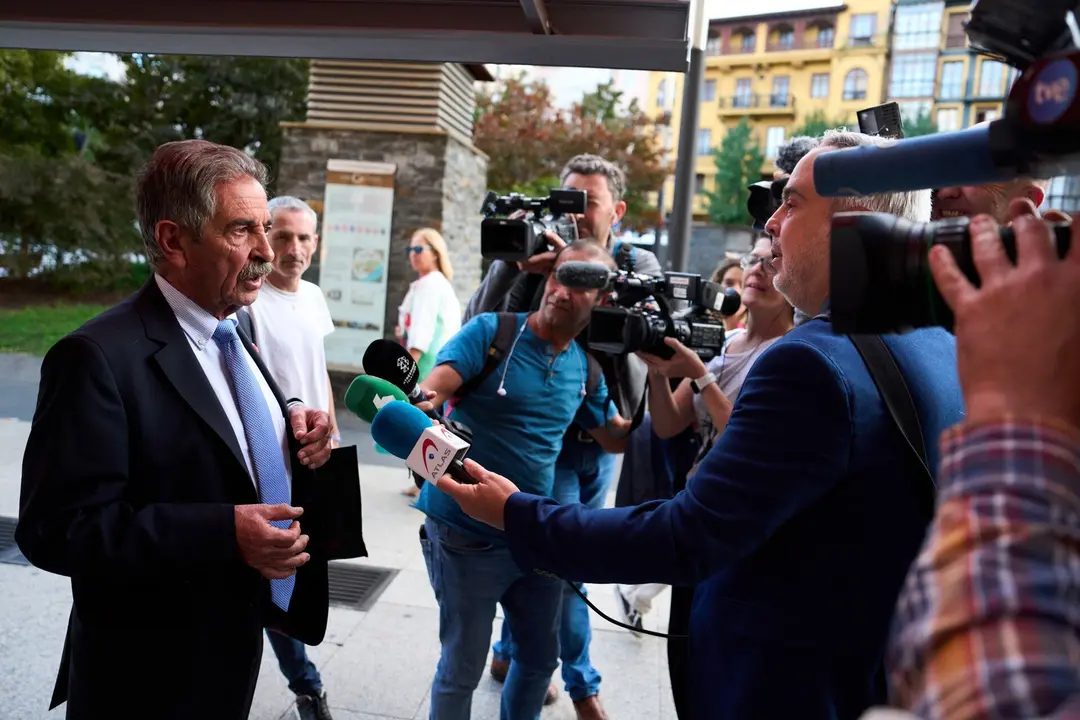 25/10/22  SANTANDER
EP Reunion PRC 
Reunion ejecutiva de PRC 
Miguel Angel Revilla, Presidente de Cantabria;

FOTO: Juan Manuel Serrano Arce
