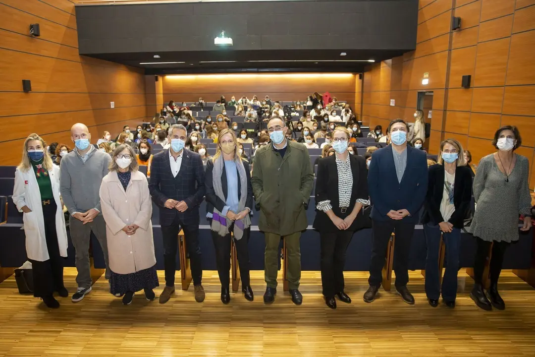 09:45 horas. Hospital Universitario Marqu&eacute;s de Valdecilla (Sal&oacute;n de actos G&oacute;mez Dur&aacute;n (Edificio de las Tres Torres).
El vicepresidente y consejero de Universidades, Igualdad, Cultura y Deporte, Pablo Zuloaga, inaugura la jornada &lsquo;Violencia de g&eacute;nero: abordaje desde el &aacute;mbito sanitario&rsquo;. A las 14:00 horas el consejero de Sanidad, Ra&uacute;l Pesquera, clausurar&aacute; esta jornada.
21 noviembre 2022 &copy; Miguel De la Parra