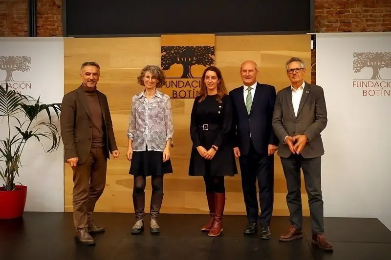 La empresa p&uacute;blica MARE, dependiente de la Consejer&iacute;a de Desarrollo Rural, Ganader&iacute;a, Pesca, Alimentaci&oacute;n y Medio Ambiente del Gobierno de Cantabria, ha sido galardonada por la Fundaci&oacute;n Bot&iacute;n en la octava edici&oacute;n de sus Premios internacionales a la gesti&oacute;n sostenible del agua por su proyecto de educaci&oacute;n ambiental &lsquo;El viaje de la gota de agua. Programa escolar de concienciaci&oacute;n&rsquo;.