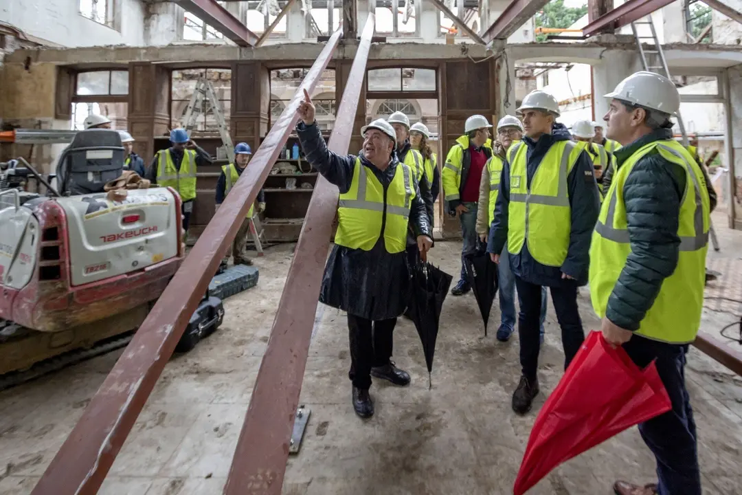 11:30 horas. Suances
El vicepresidente y consejero de Universidades, Igualdad, Cultura y Deporte, Pablo Zuloaga, visita las obras de rehabilitaci&oacute;n del Palacio Jaime del Amo.
