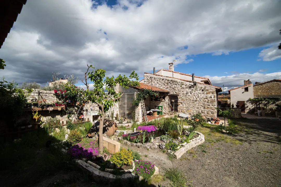 Una casa rural, en Patones, sin turismo durante a Pandemia Covid-19  en Abril 30, 2020 en Patones, Madrid, Espa&ntilde;a