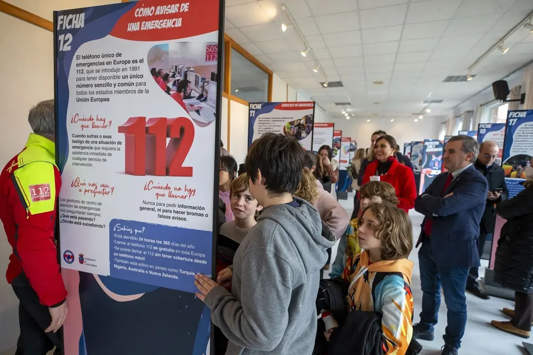 11:30 horas. Local Social de Soto de La Marina, Santa Cruz de Bezana
La consejera de Presidencia, Interior, Justicia y Acci&oacute;n Exterior, Paula Fern&aacute;ndez Via&ntilde;a, asiste al inicio de las actividades del proyecto de divulgaci&oacute;n de protecci&oacute;n civil y emergencias en educaci&oacute;n primaria. 9 enero 2023 &copy; Miguel De la Parra