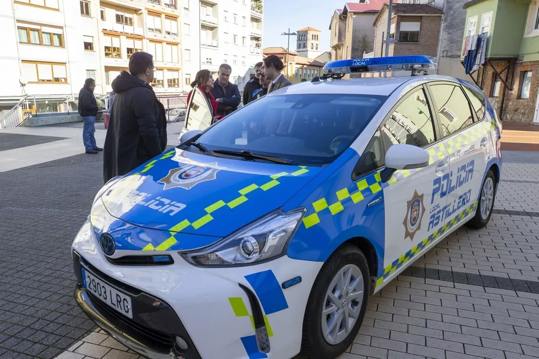 13:30 horas. Ayuntamiento de El Astillero

La consejera de Presidencia, Interior, Justicia y Acci&oacute;n Exterior, Paula Fern&aacute;ndez, realiza una visita institucional al municipio y presenta el nuevo veh&iacute;culo dela polic&iacute;a local. 
10 enero 2023 &copy; Miguel De la Parra