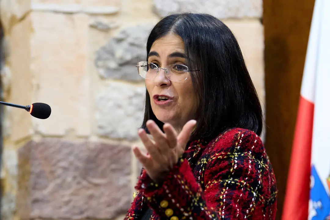 10/1/23  SANTANDER
ep ministra sanidad 

La ministra de Sanidad, Carolina Darias, y el presidente de Cantabria, Miguel &Aacute;ngel Revilla, presiden el acto de entrega de la Cruz de la Orden Civil de Sanidad a Aurora Aguilar, coordinadora de Enfermer&iacute;a de la Zona de Salud de Li&eacute;bana.

FOTO: Juan Manuel Serrano Arce
